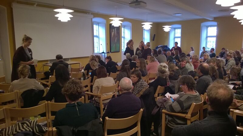 Mere end 100 var mødt op til seminar om partnervold mod mænd i København den 6. december. Billede: Reelligestilling.dk.